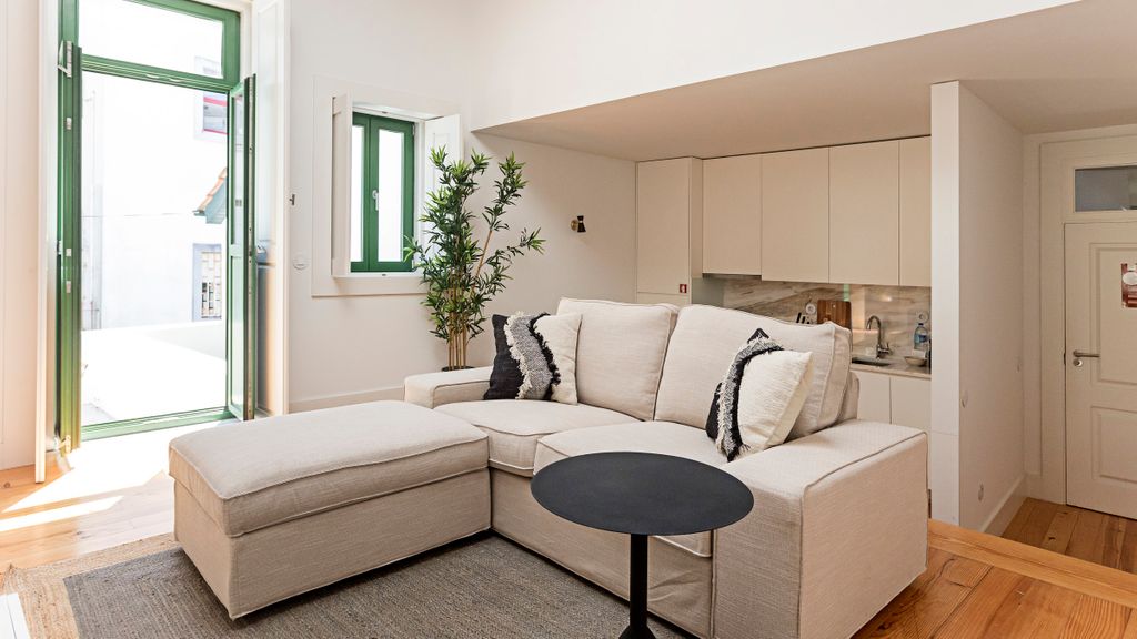 Central 2BR Apartment w/ Patio by LovelyStay