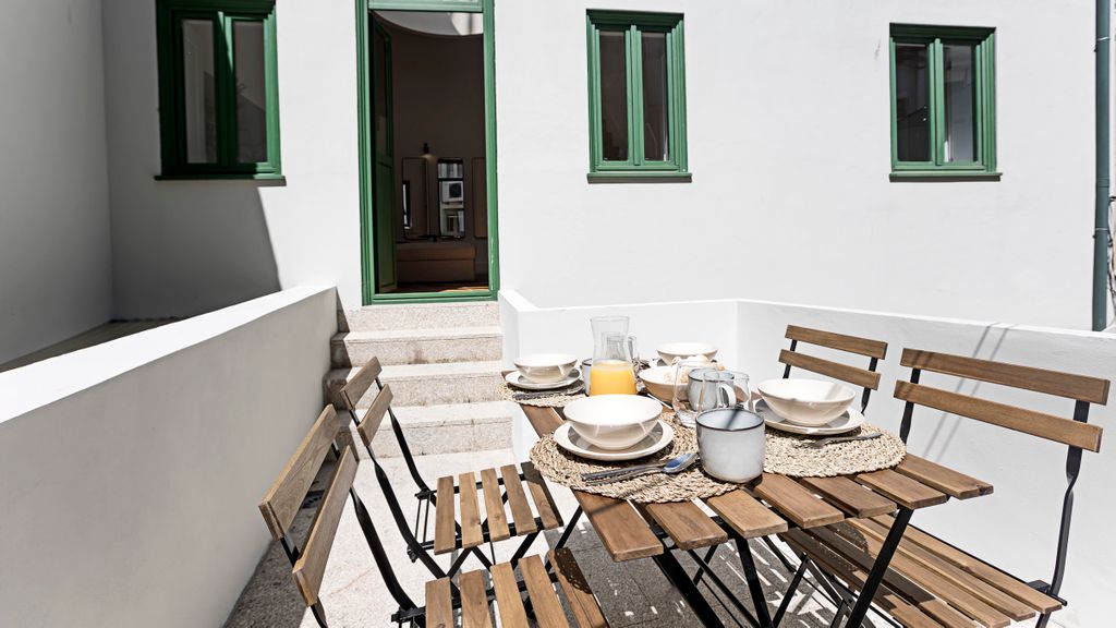 Central 2BR Apartment w/ Patio by LovelyStay
