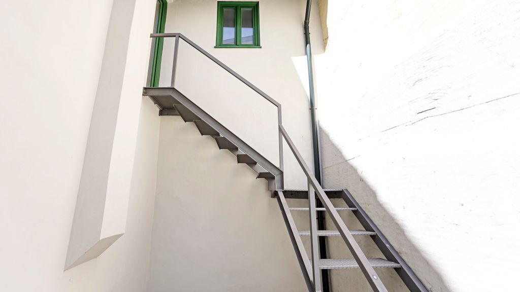 Central 2BR Apartment w/ Patio by LovelyStay