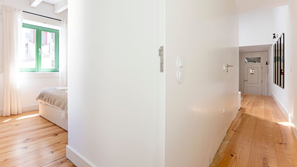 Central 2BR Apartment w/ Patio by LovelyStay