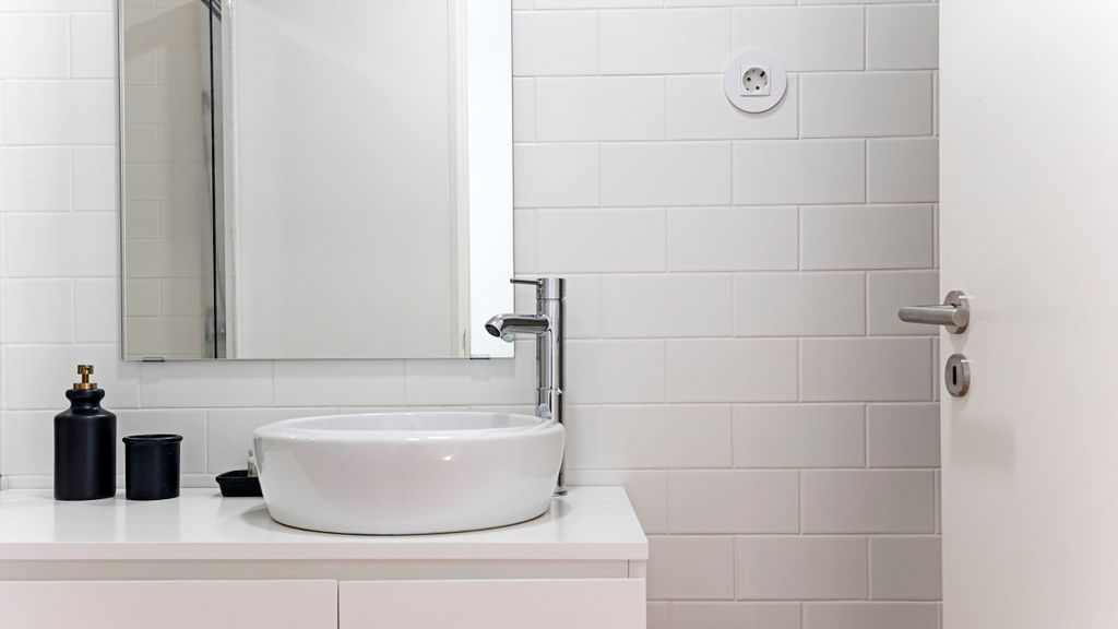Central 2BR Apartment w/ Patio by LovelyStay