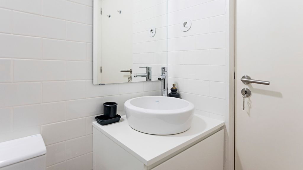 Central 2BR Apartment w/ Patio by LovelyStay