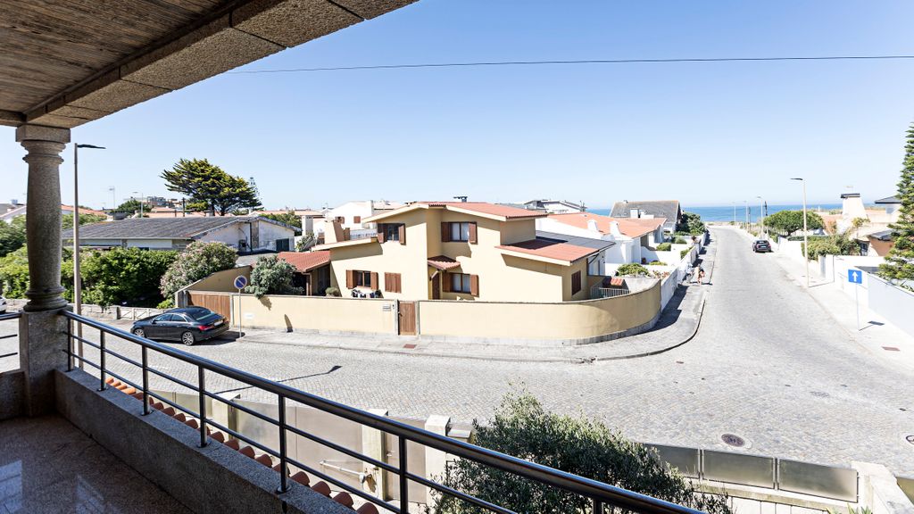 Mindelo Villa Beach by LovelyStay