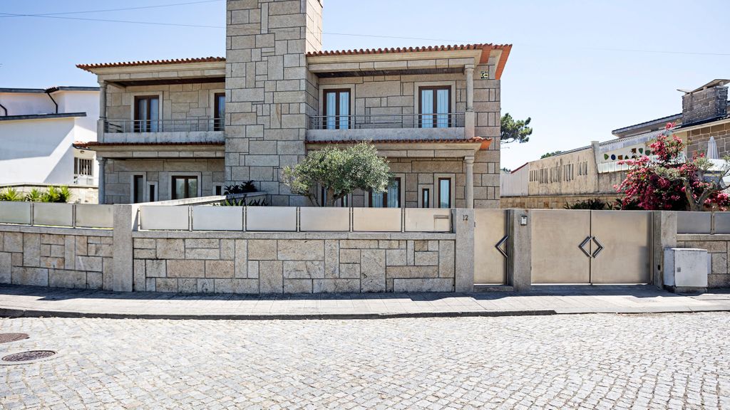 Mindelo Villa Beach by LovelyStay