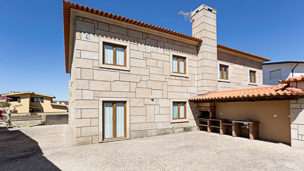 Mindelo Villa Beach by LovelyStay
