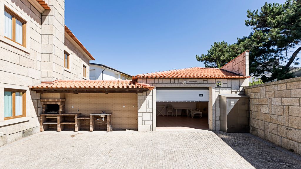 Mindelo Villa Beach by LovelyStay