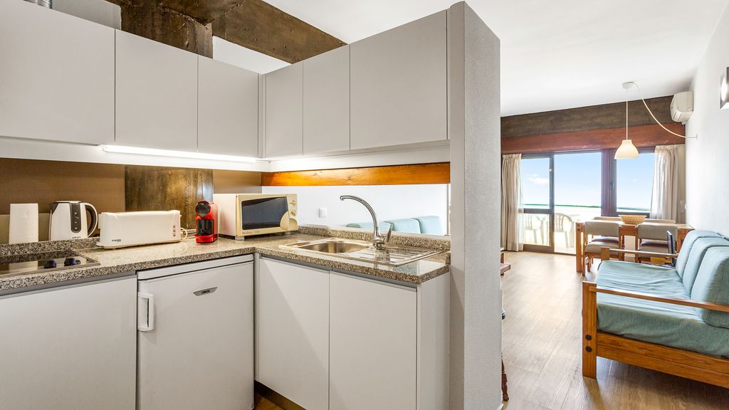 1BDR Apartment W/Beach View by LovelyStay