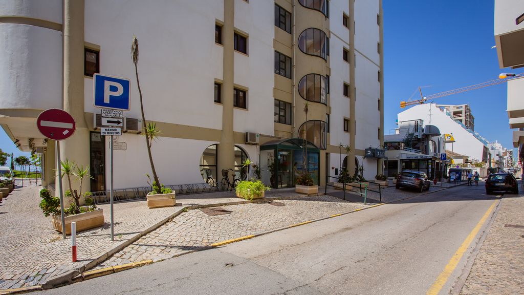 1BDR Apartment W/Beach View by LovelyStay