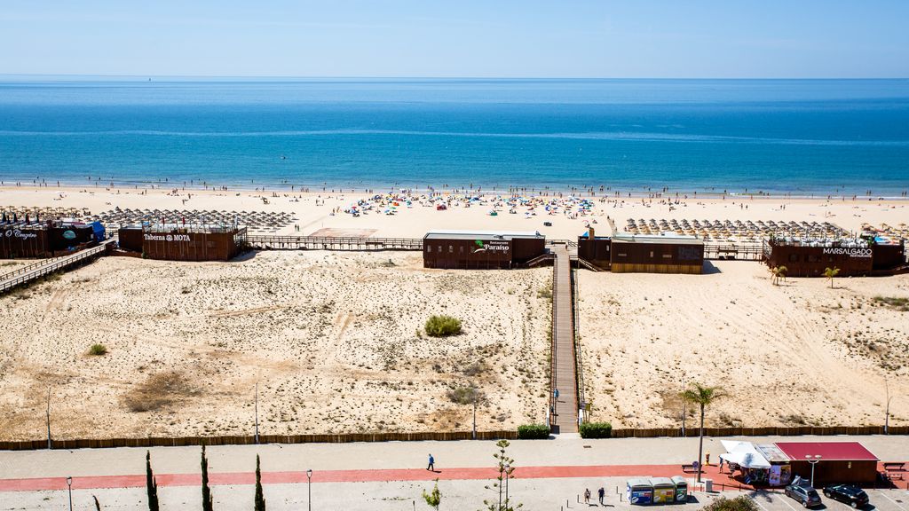 1BDR Apartment W/Beach View by LovelyStay