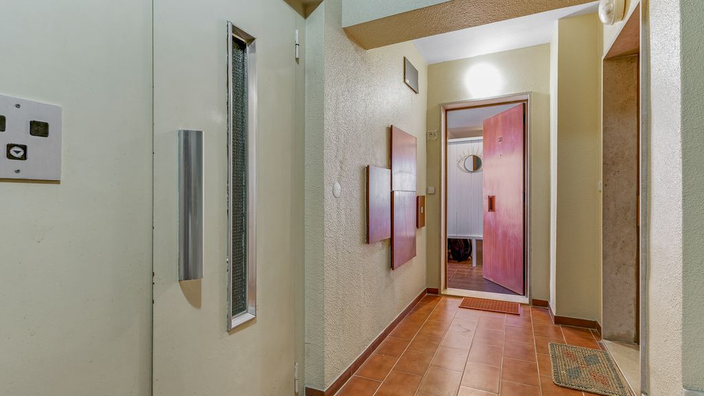 1BDR Apt W/Balcony & Pool by LovelyStay