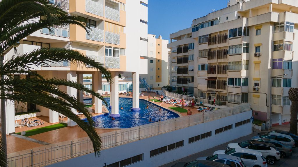 1BDR Apt W/Balcony & Pool by LovelyStay