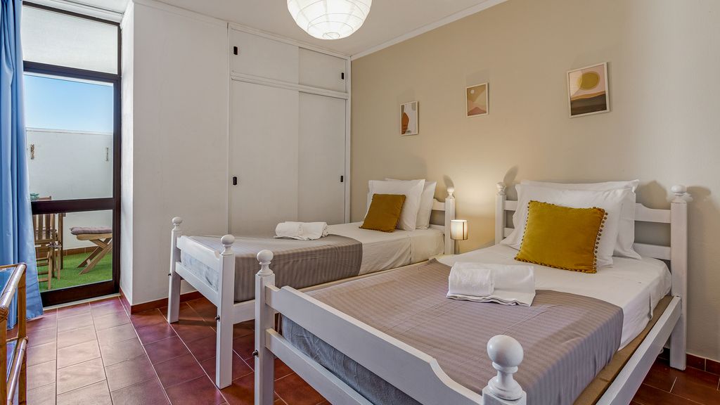 1BDR Apt W/Balcony & Pool by LovelyStay