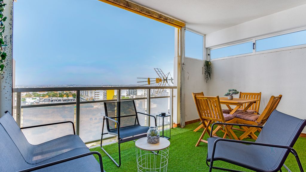 1BDR Apt W/Balcony & Pool by LovelyStay