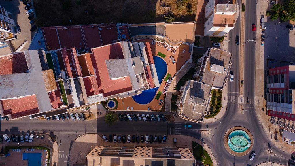 1BDR Apt W/Balcony & Pool by LovelyStay