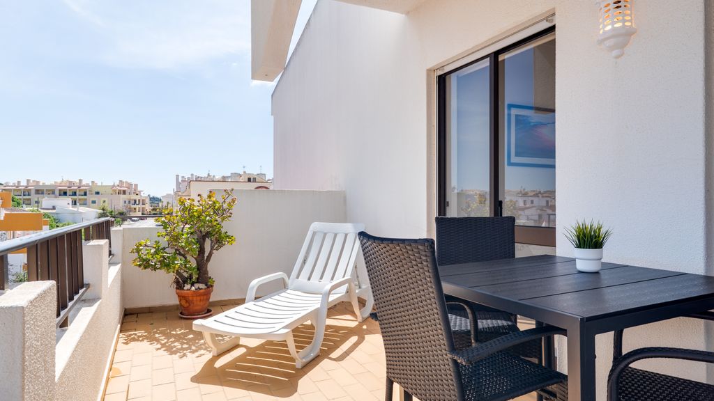 Sunny Apart W Balcony in Algarve by LovelyStay