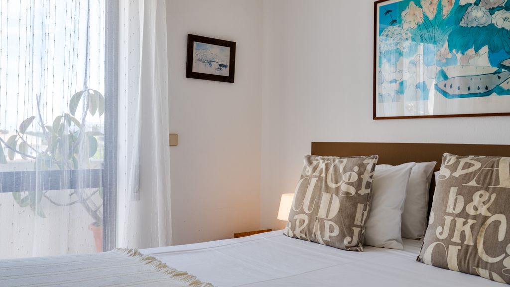 Sunny Apart W Balcony in Algarve by LovelyStay