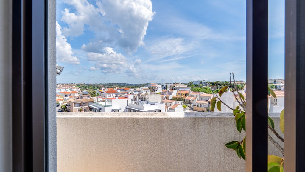 Sunny Apart W Balcony in Algarve by LovelyStay