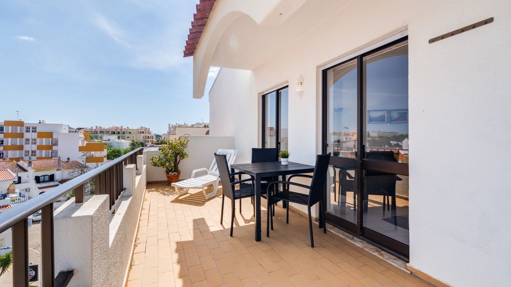 Sunny Apart W Balcony in Algarve by LovelyStay