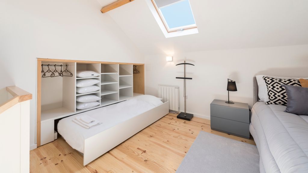 Modern Loft in City Center by LovelyStay