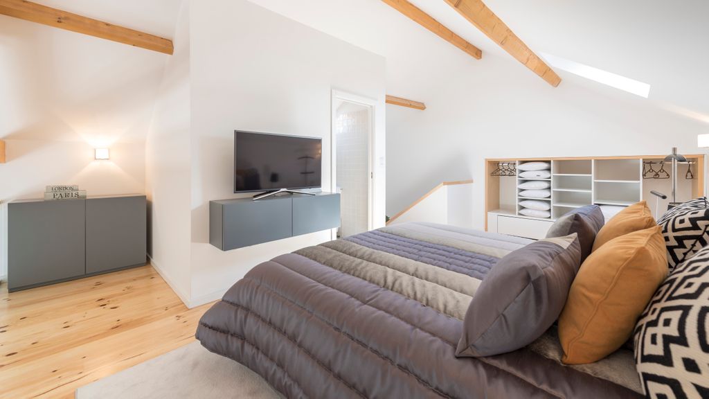 Modern Loft in City Center by LovelyStay