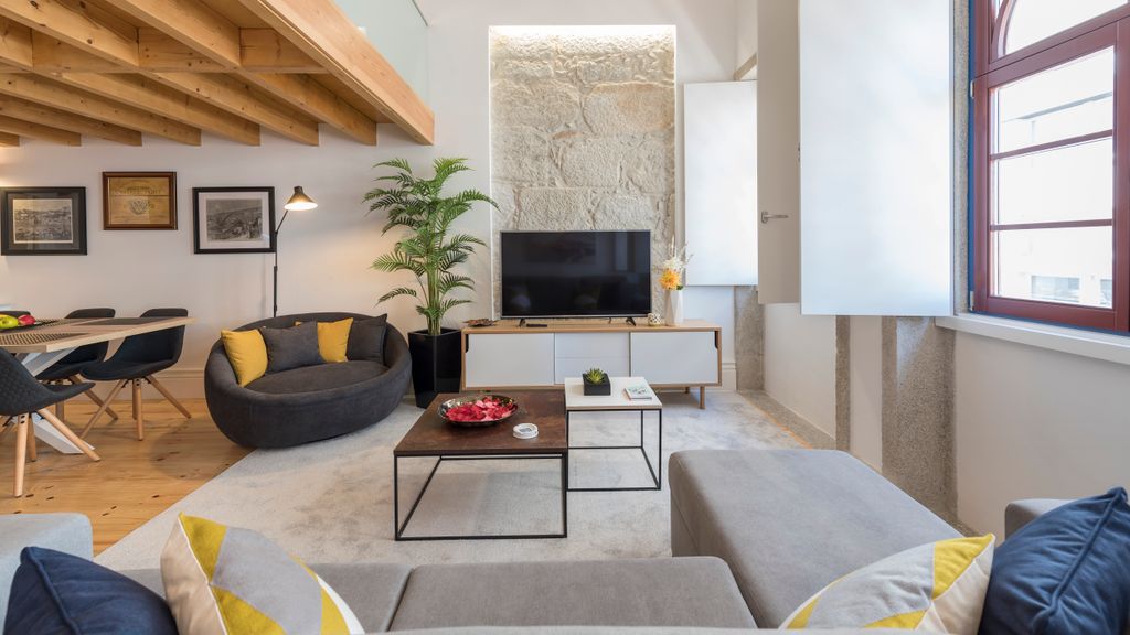Modern Loft in City Center by LovelyStay