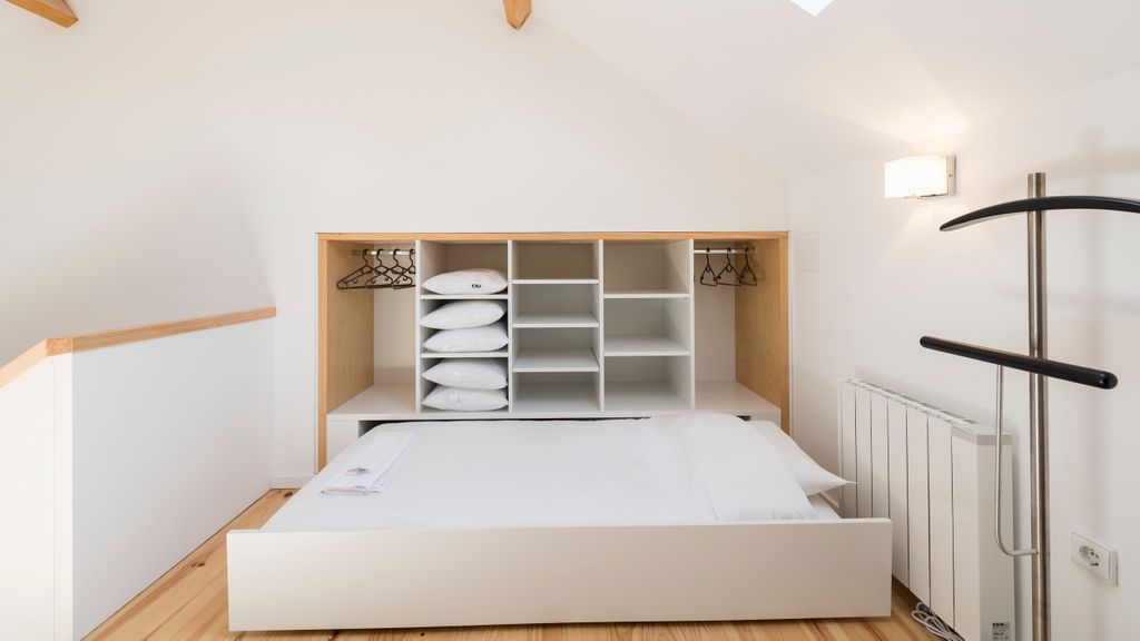 Modern Loft in City Center by LovelyStay
