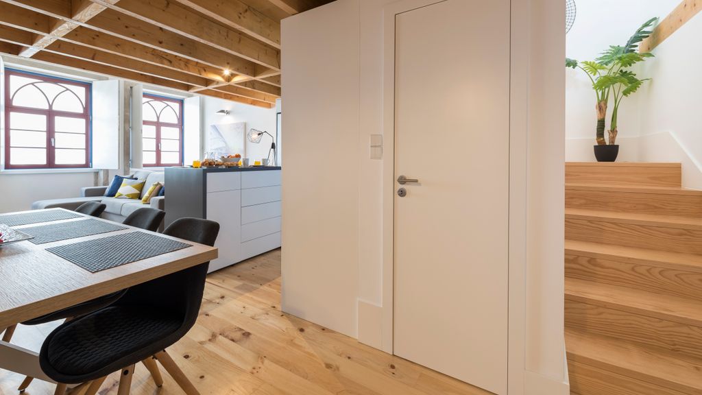 Modern Loft in City Center by LovelyStay