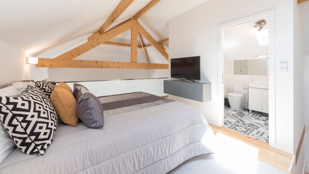 Modern Loft in City Center by LovelyStay