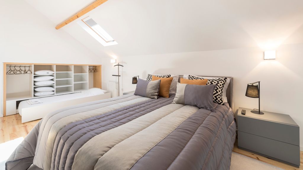 Modern Loft in City Center by LovelyStay