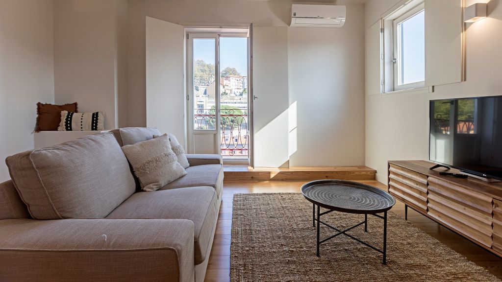 Wonderful Flat Near River w/ AC by LovelyStay