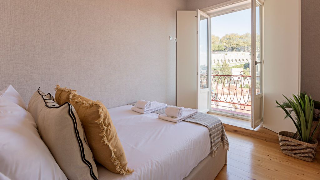 Wonderful Flat Near River w/ AC by LovelyStay