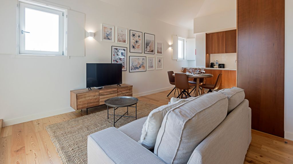 Wonderful Flat Near River w/ AC by LovelyStay