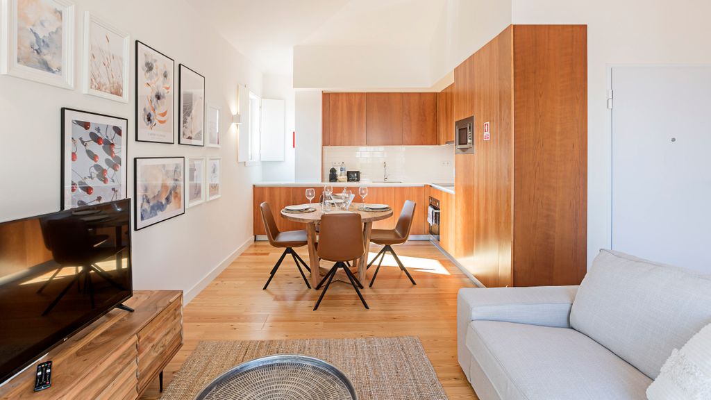 Wonderful Flat Near River w/ AC by LovelyStay