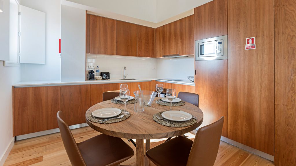 Wonderful Flat Near River w/ AC by LovelyStay