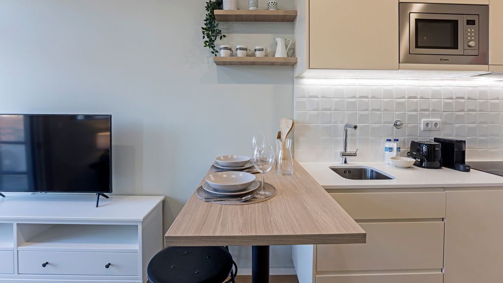 31 Janeiro 157 - Charming 1BR w AC by LovelyStay