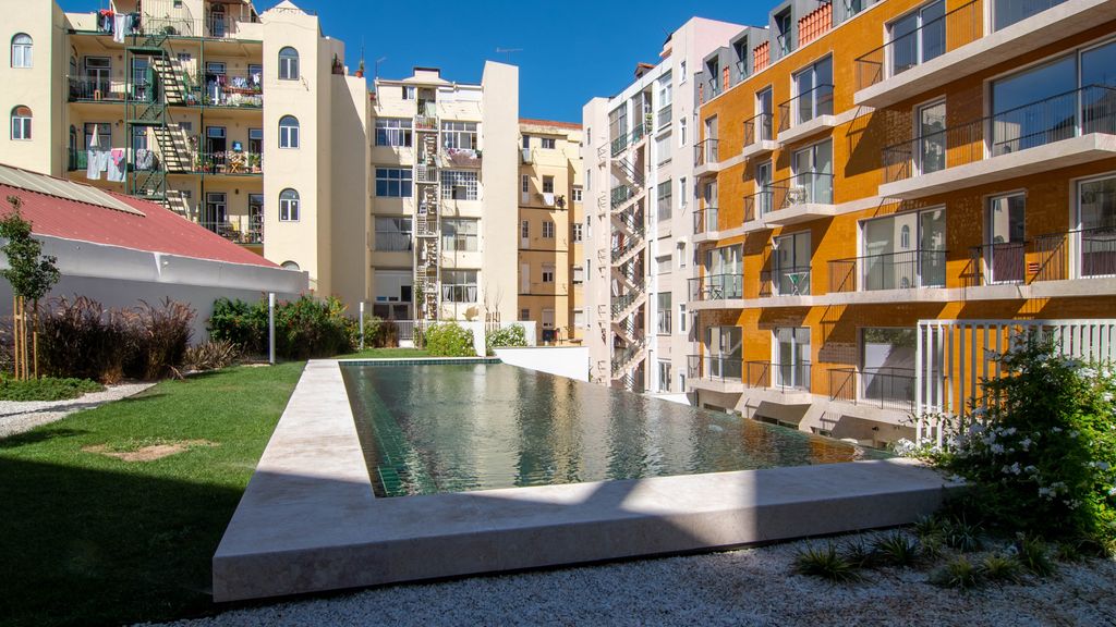 Bright 1 BDR Apartment W/ Pool View by LovelyStay