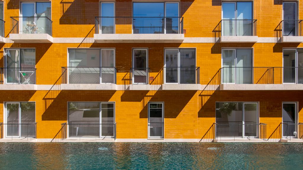 Bright 1 BDR Apartment W/ Pool View by LovelyStay