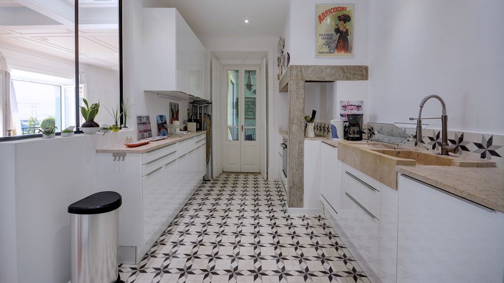 Magnificent Lisbon Apartment by LovelyStay