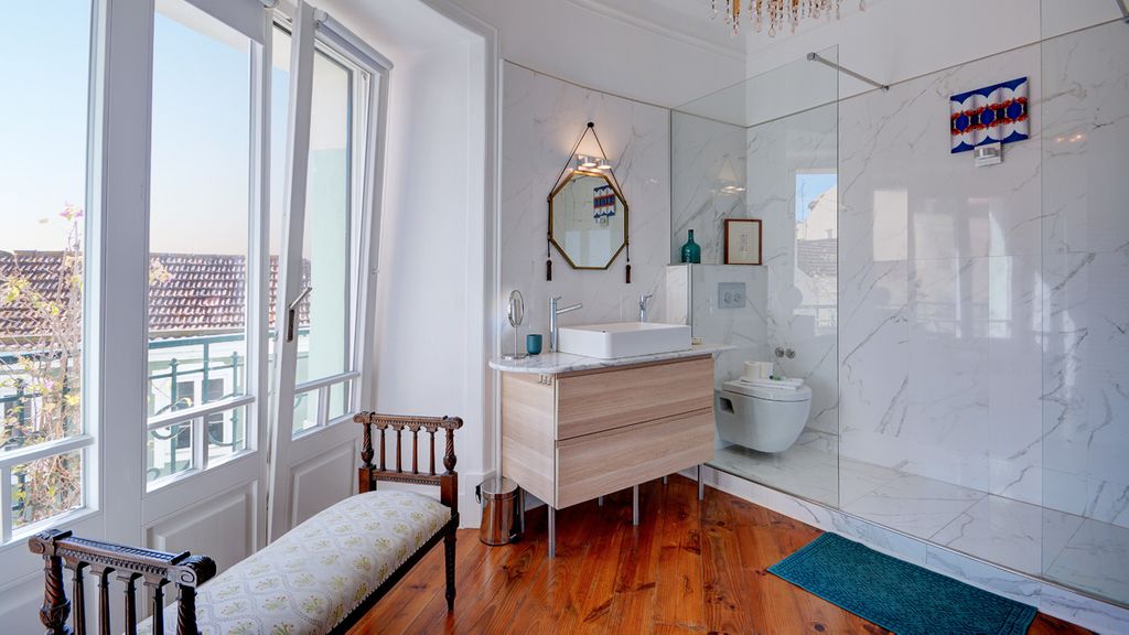 Magnificent Lisbon Apartment by LovelyStay