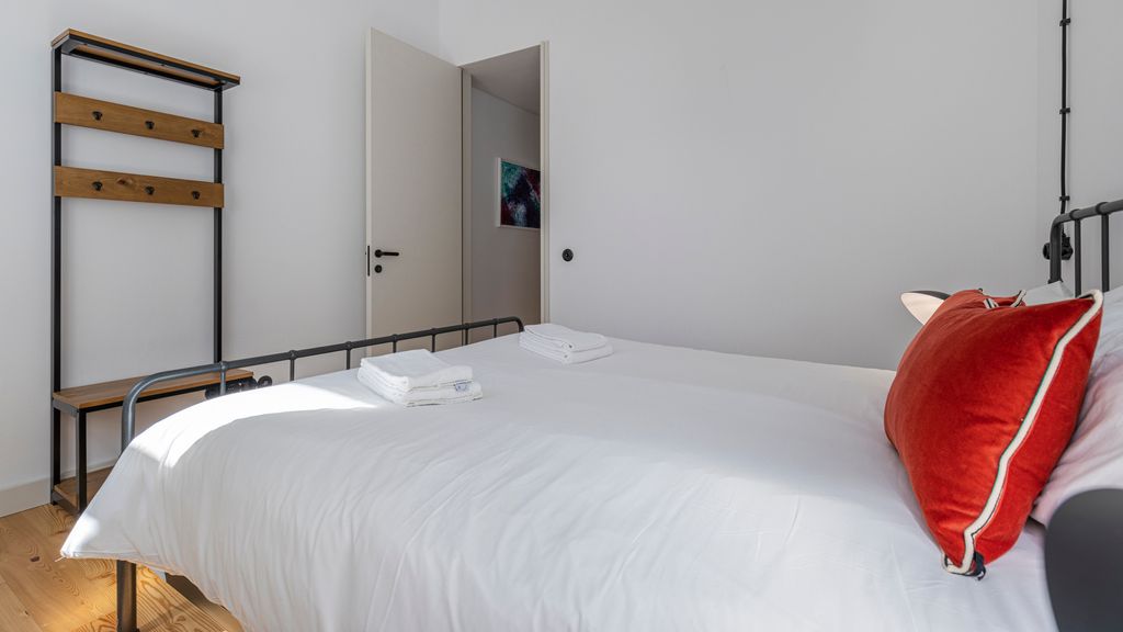 Glamorous 3BDR Apartment in Lisbon by LovelyStay