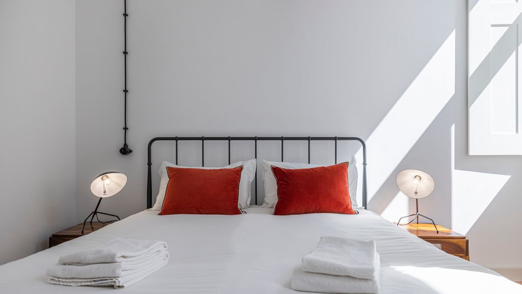 Glamorous 3BDR Apartment in Lisbon by LovelyStay
