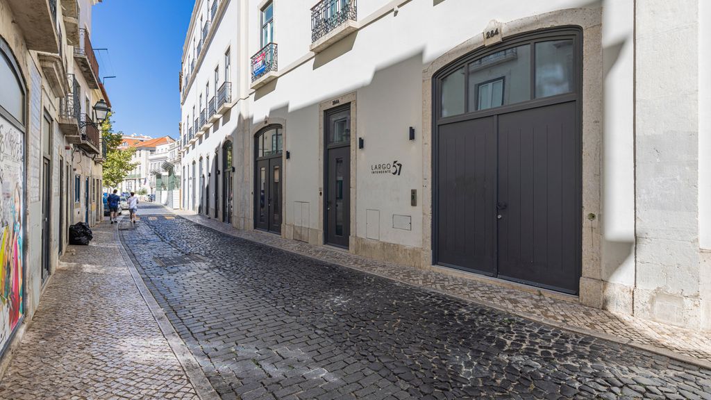 Glamorous 3BDR Apartment in Lisbon by LovelyStay