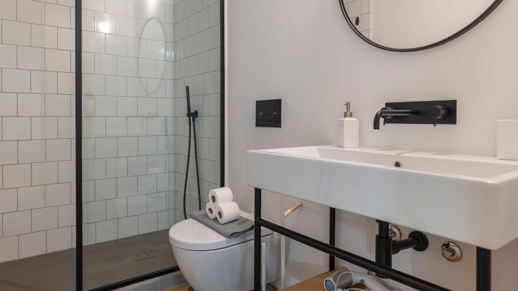 Glamorous 3BDR Apartment in Lisbon by LovelyStay
