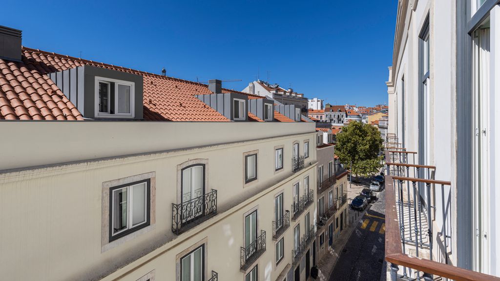 Glamorous 3BDR Apartment in Lisbon by LovelyStay