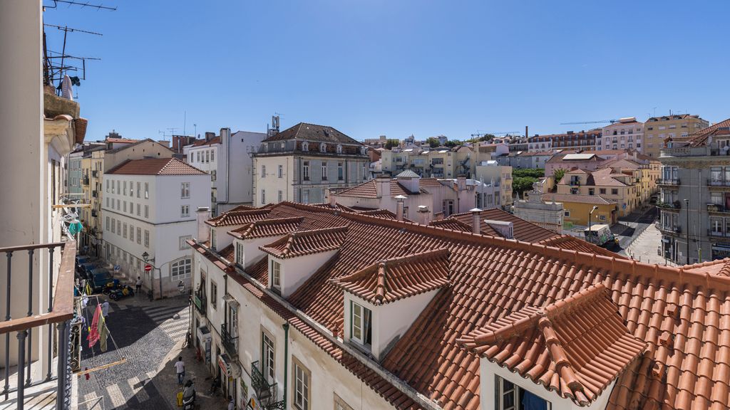 Glamorous 3BDR Apartment in Lisbon by LovelyStay