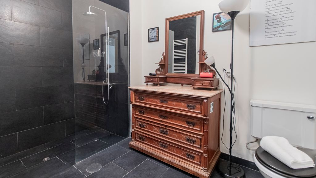 Music Shell by LovelyStay