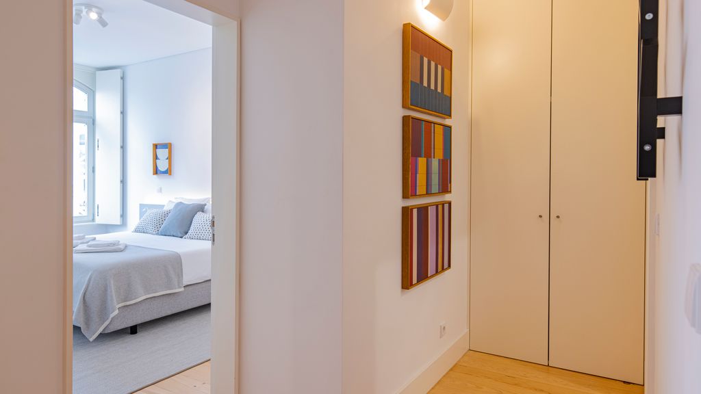 Modern Rustic Flat in Santos by LovelyStay