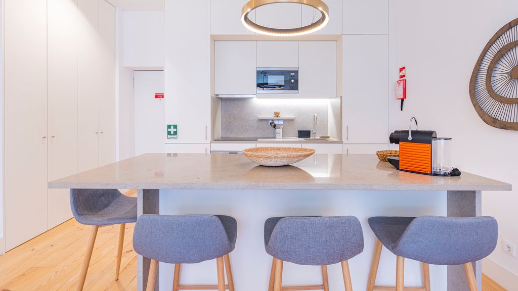 Modern Rustic Flat in Santos by LovelyStay