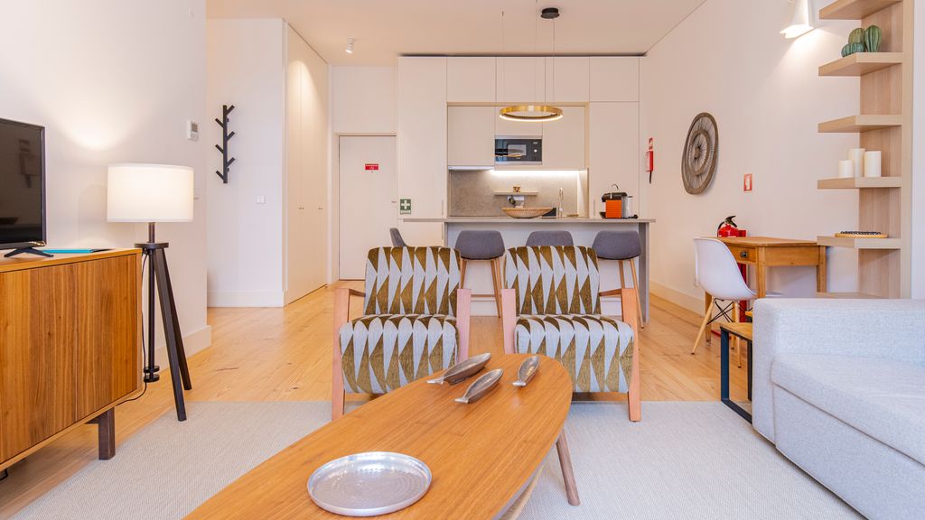 Modern Rustic Flat in Santos by LovelyStay