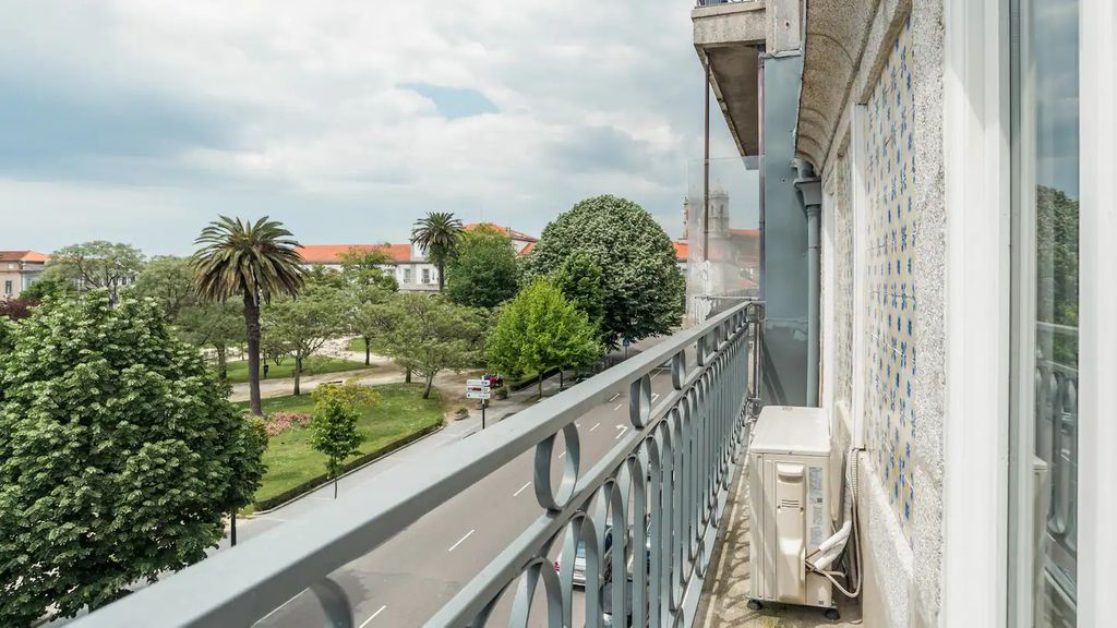 Duplex w/ AC In Praça República by LovelyStay